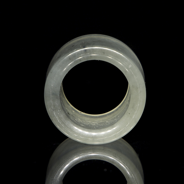 Anillo de arquero de jade blanco tallado, s.XX