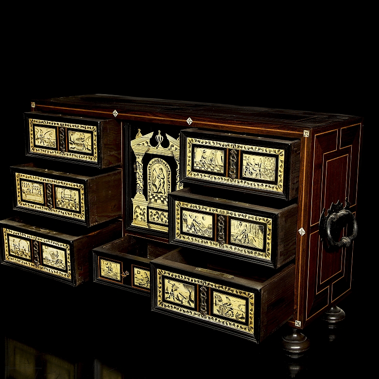 Bargueño de madera de fabricación valenciana, s.XX