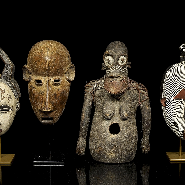 Cuatro piezas de arte tribal africano, s.XX