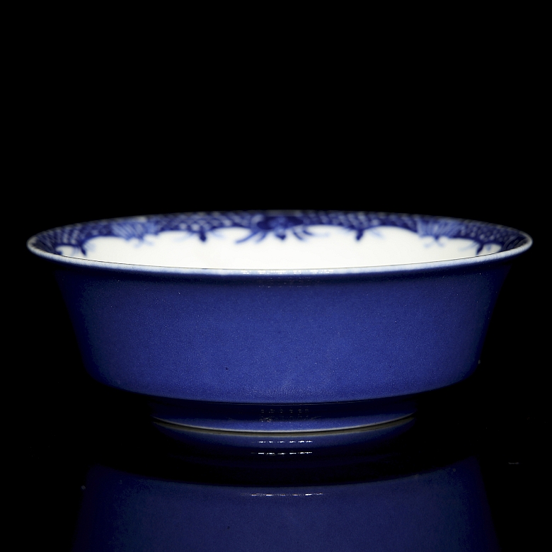 Enamelled porcelain plate ‘Birds among flowers’, with Xuantong seal - 1