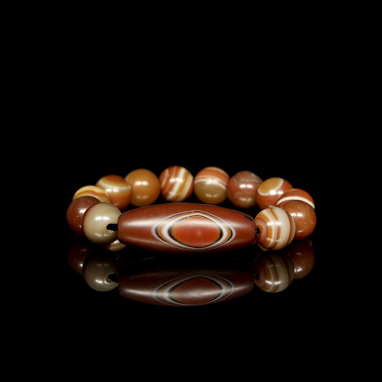 Pulsera de Dzi y cuentas de ágata, dinastía Liao