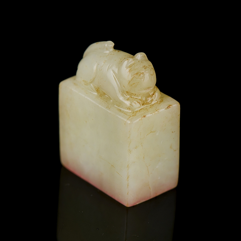 Hetian white jade seal ‘Cat’, Qing dynasty