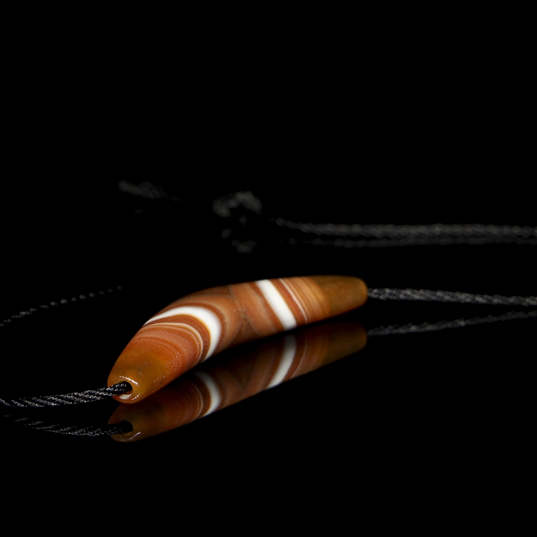 Colgante con cuenta Dizi de ágata, dinastía Liao