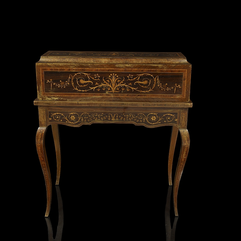 Escritorio de cilindro estilo Luis XV, ca. 1951