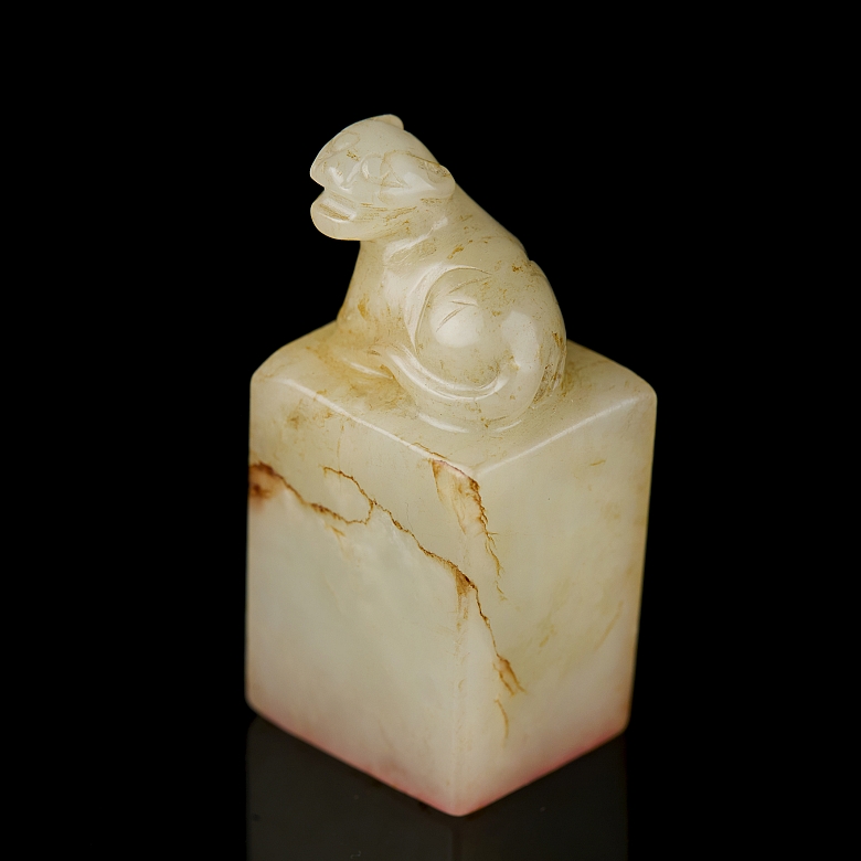Hetian white jade seal ‘Feline’, Qing dynasty