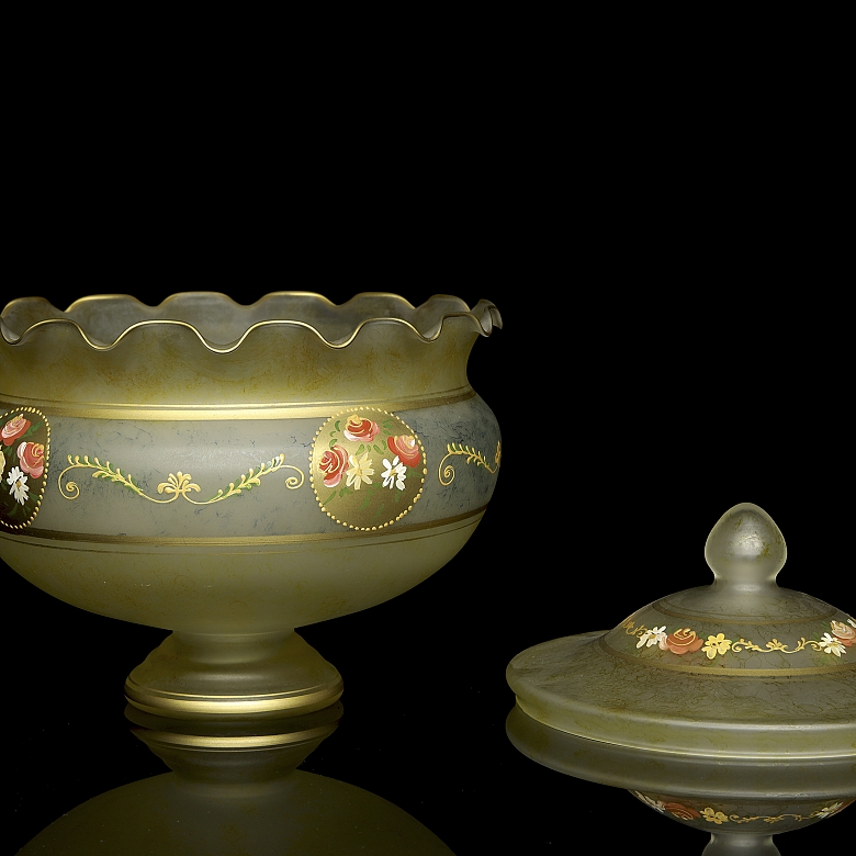 Enamelled glass bonbonniere, 20th century - 3