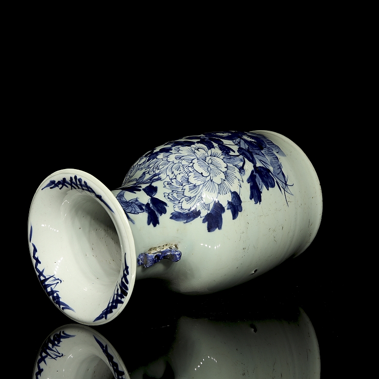 Jarrón de porcelana