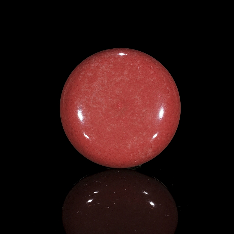 Caja de porcelana con esmalte rojo, dinastía Qing