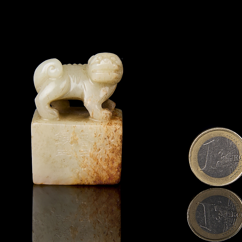 Hetian jade seal ‘Auspicious Beast’, Qing dynasty