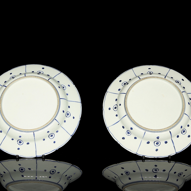 Pair of blue-and-white porcelain ‘Landscape’ dishes, Qing dynasty - 3