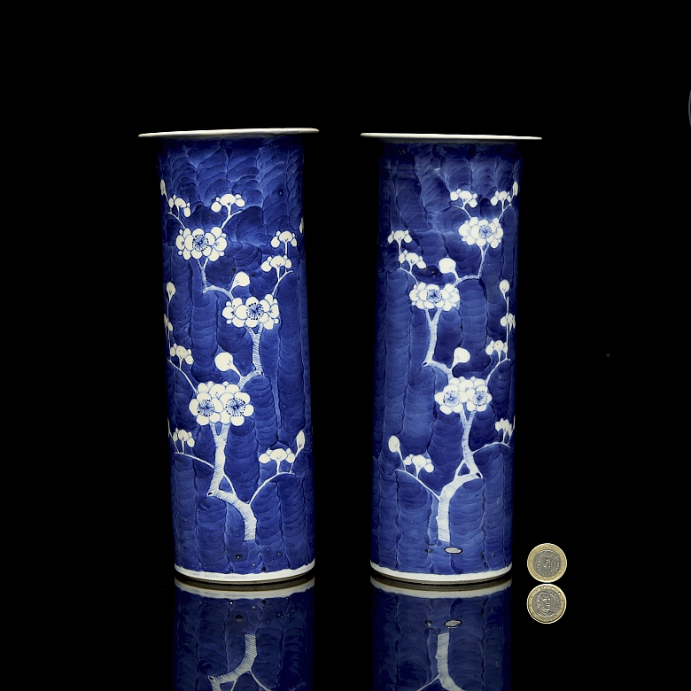 Pareja de jarrones tubulares