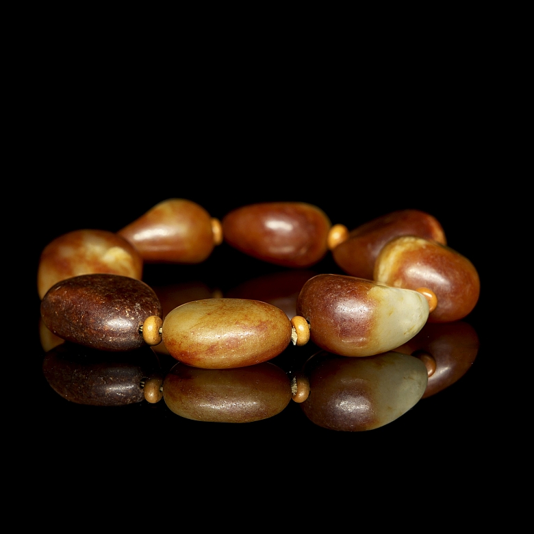 Bracelet with eight jade beads, 20th century