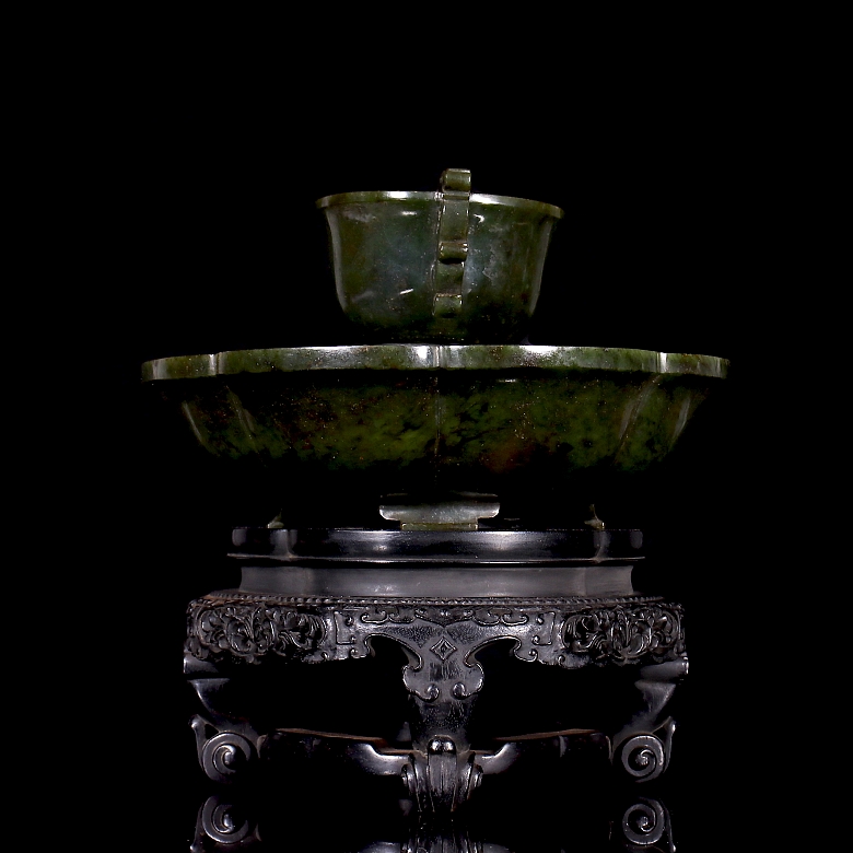 Conjunto de taza y plato de jade espinaca 