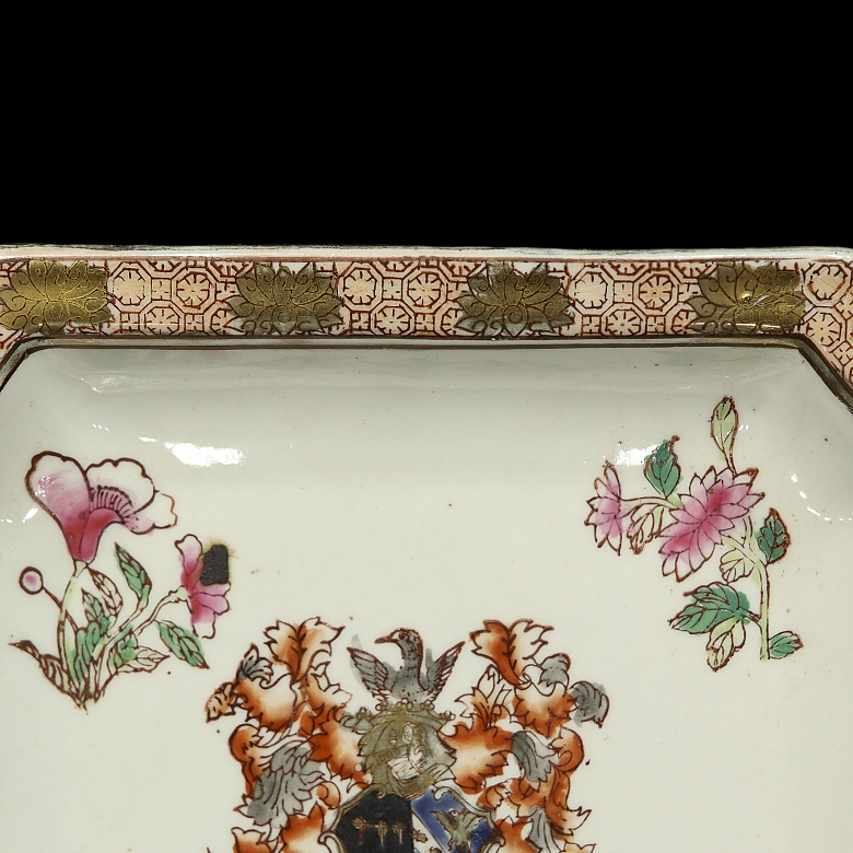 Plato cuadrado de porcelana