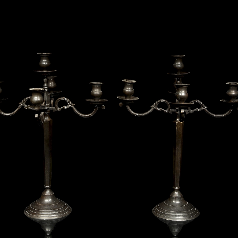 Pareja de candelabros de cinco luces, s.XX