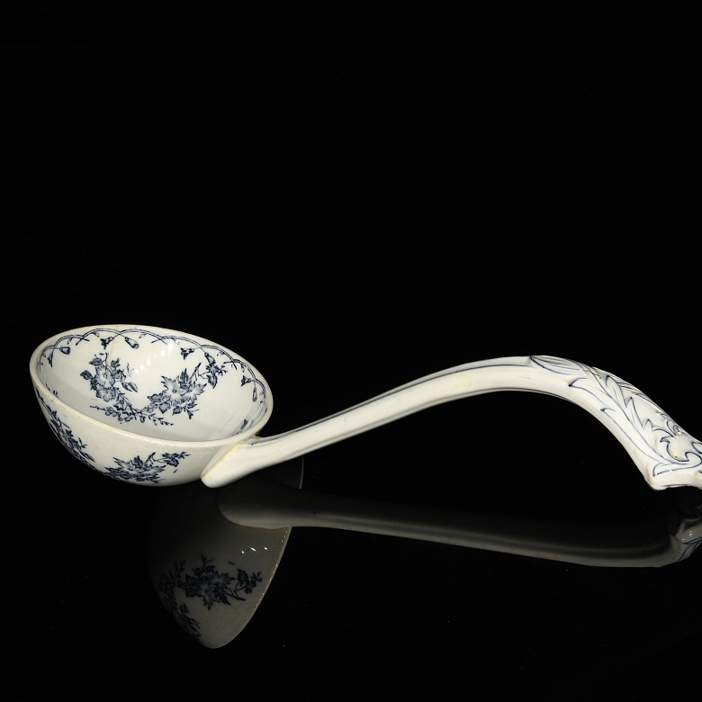 釉面陶瓷舀勺，19-20世纪