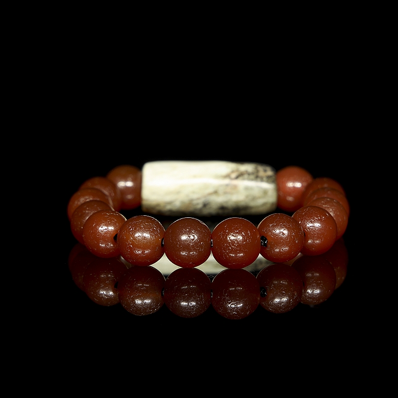 Pulsera de cuentas de ágata y jade, dinastías Liao y Hongshang