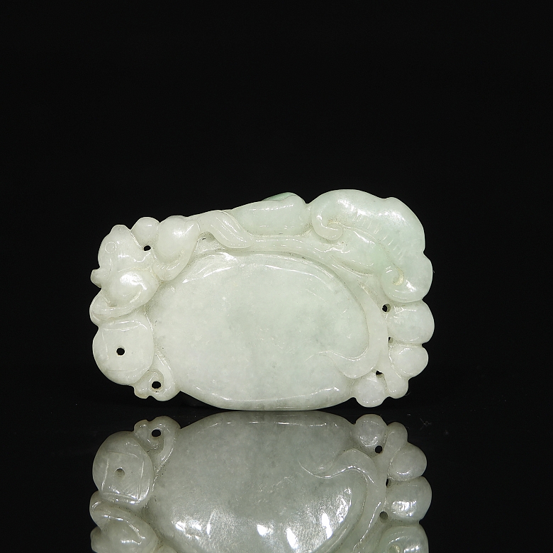 Carved jadeite figure “Beast with lingzhi,” Qing dynasty