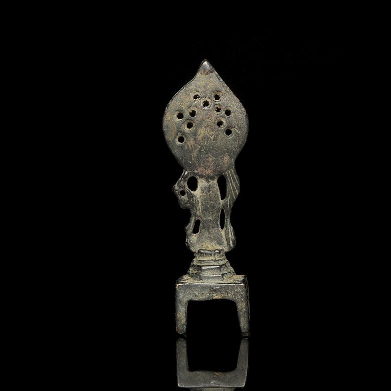 Pequeña figura de bronce