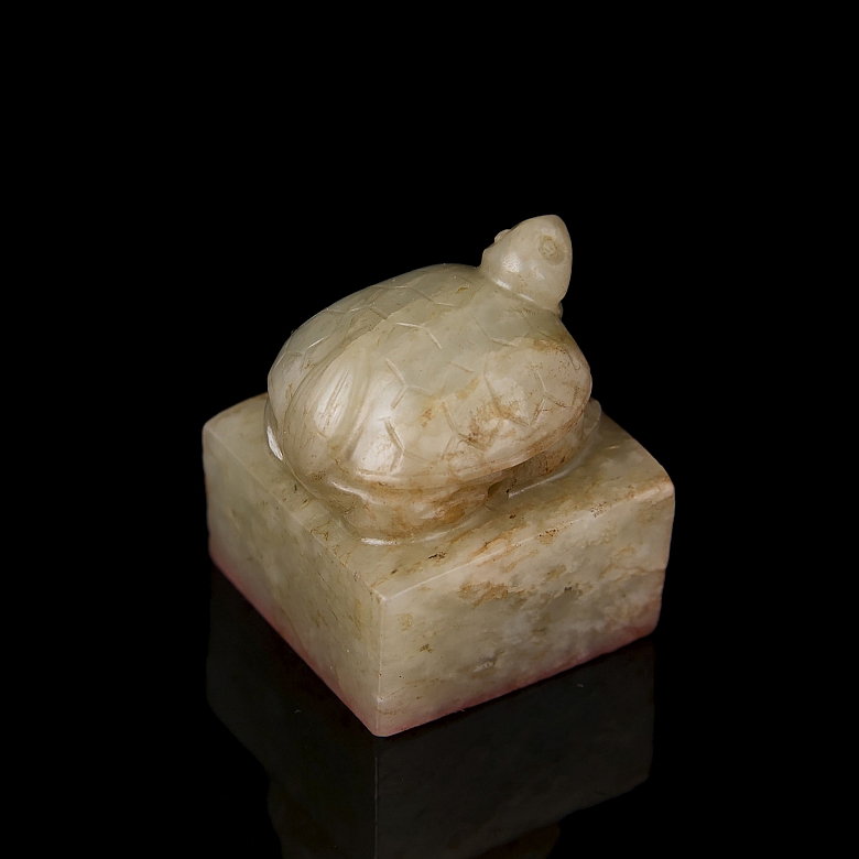 Hetian jade seal ‘Reclining tortoise’, Qing dynasty