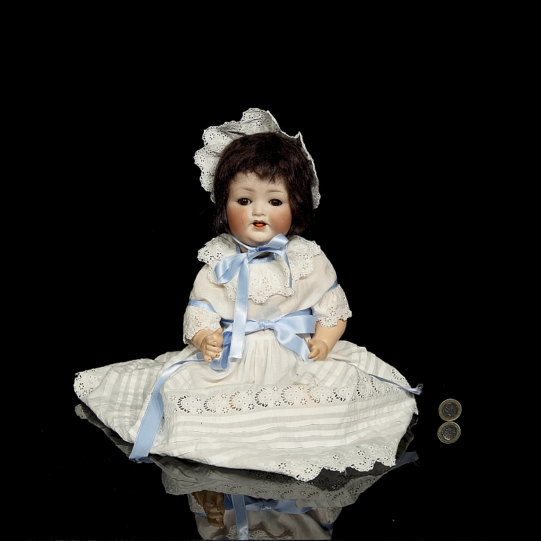 Muñeca de porcelana de carácter Heubach Köppelsdorf, Alemania, c. 1920-1925