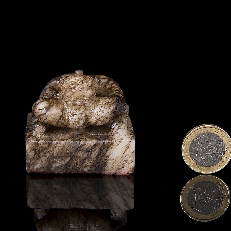 Jade seal ‘Coiled Dragon’, Ming dynasty