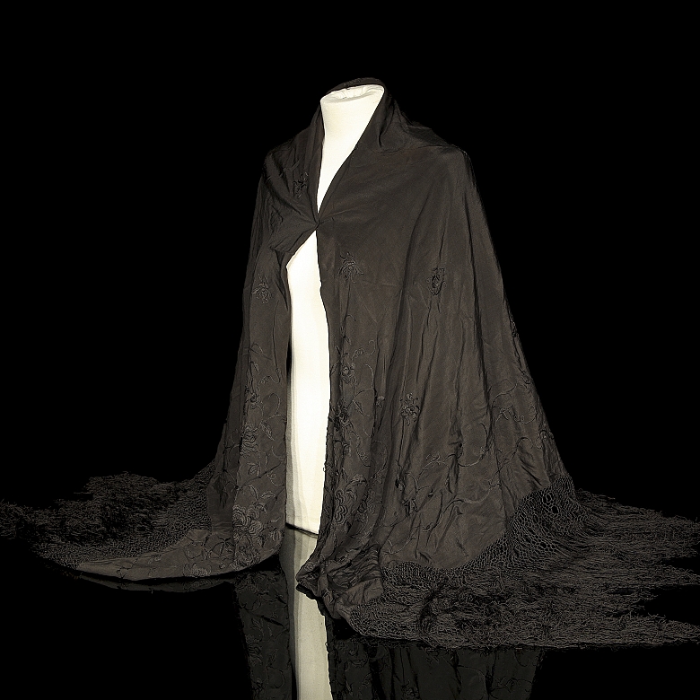Mantón de Manila negro, s.XX
