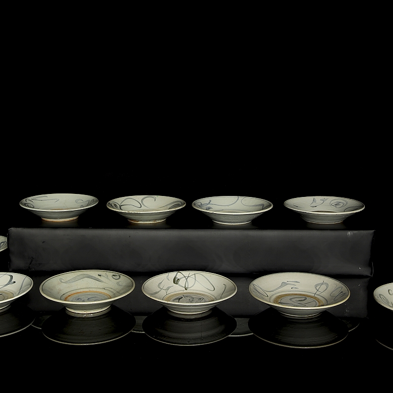 Juego de once platos de cerámica esmaltada, dinastía Ming - 6