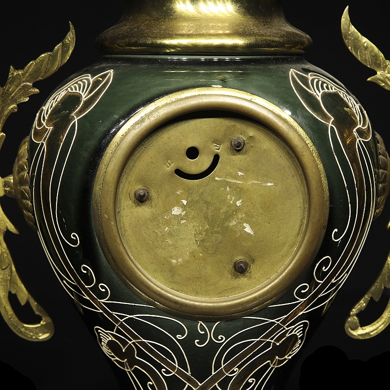 Table clock with vases Art Nouveau style, 20th century - 3
