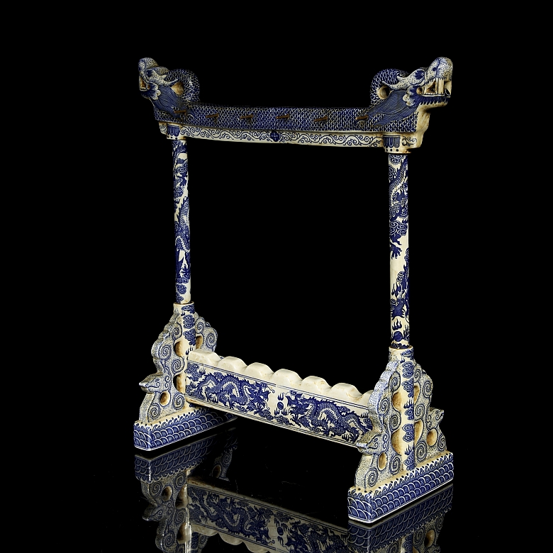 Porcelain stand with three brushes, 20th century - 1