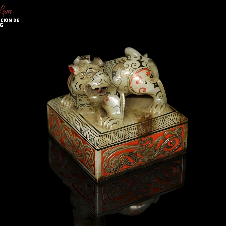 Sello de jade con policromado