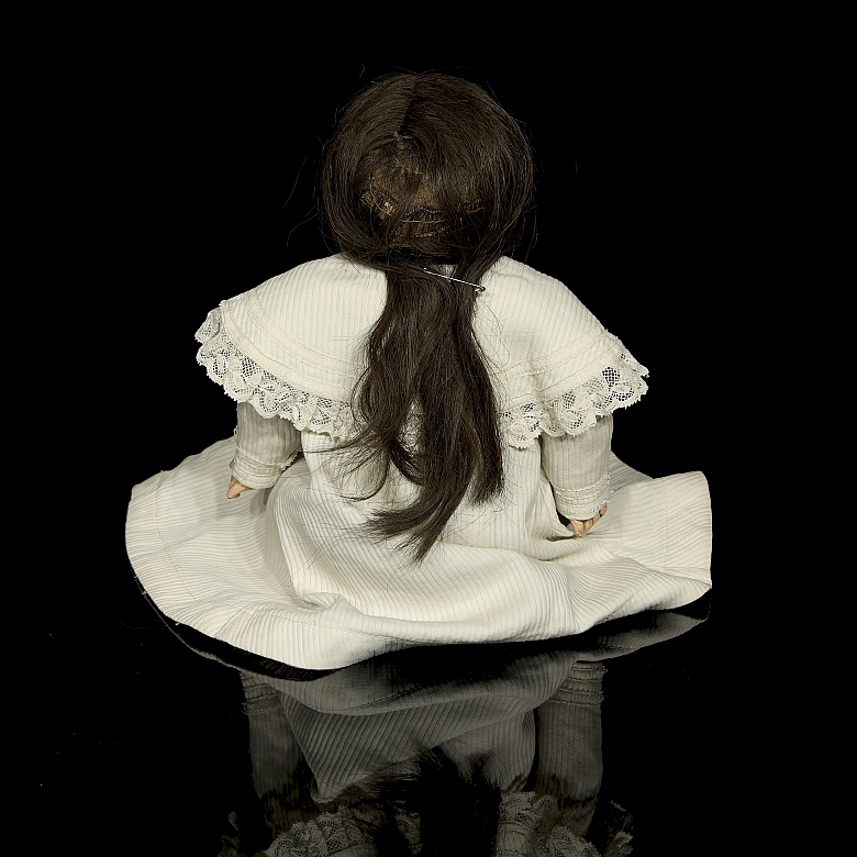 Muñeca de porcelana D.E.P. Gebrüder Kühnlenz, Alemania, c. 1910-1920