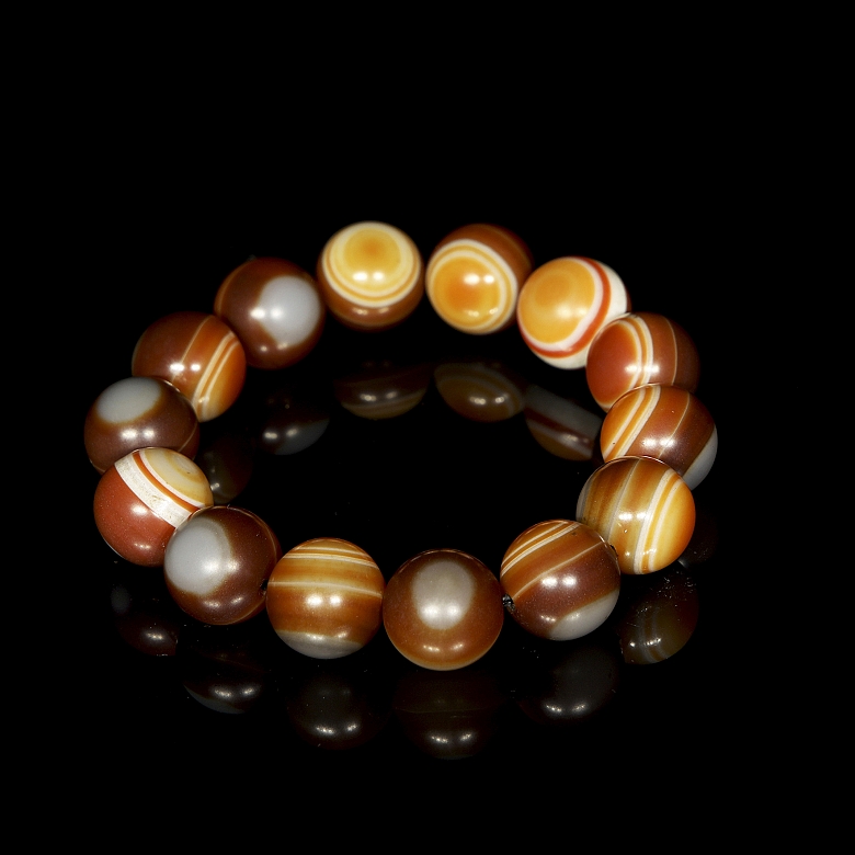 Pulsera de catorce cuentas de ágata, dinastía Liao