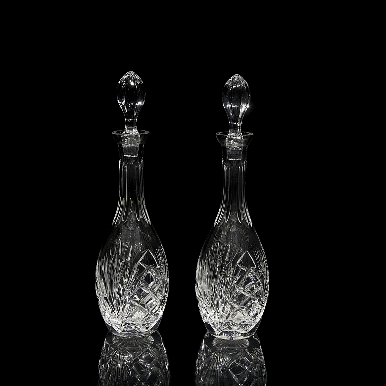 Pareja de licoreras de cristal tallado, Europa, s.XX