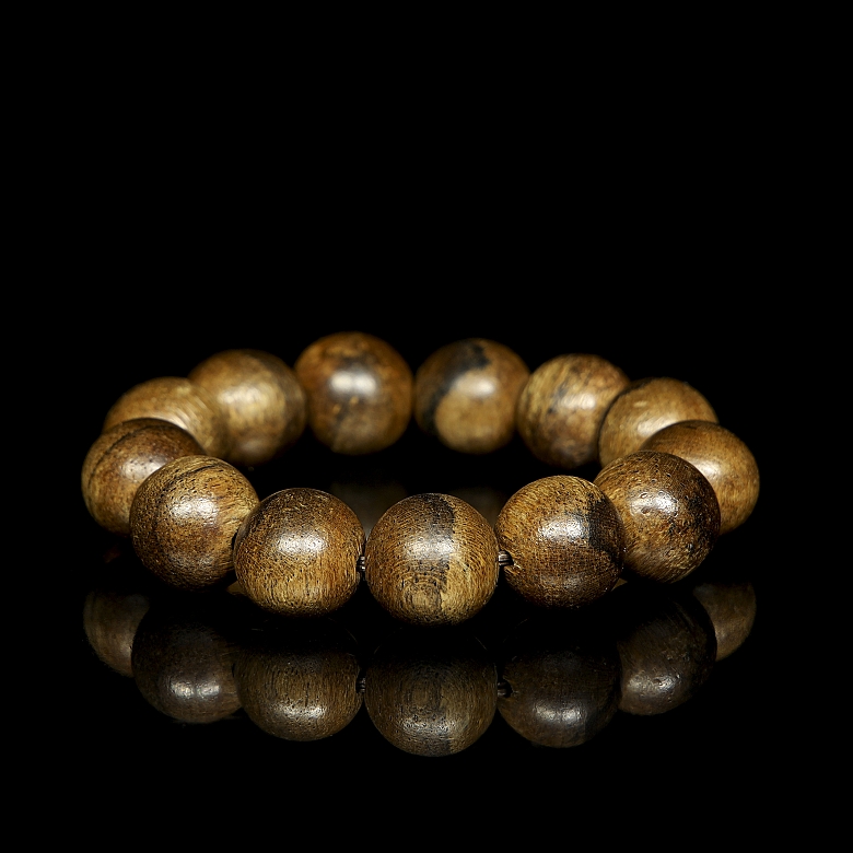 Pulsera de trece cuentas de madera de Chenxiang, dinastía Qing