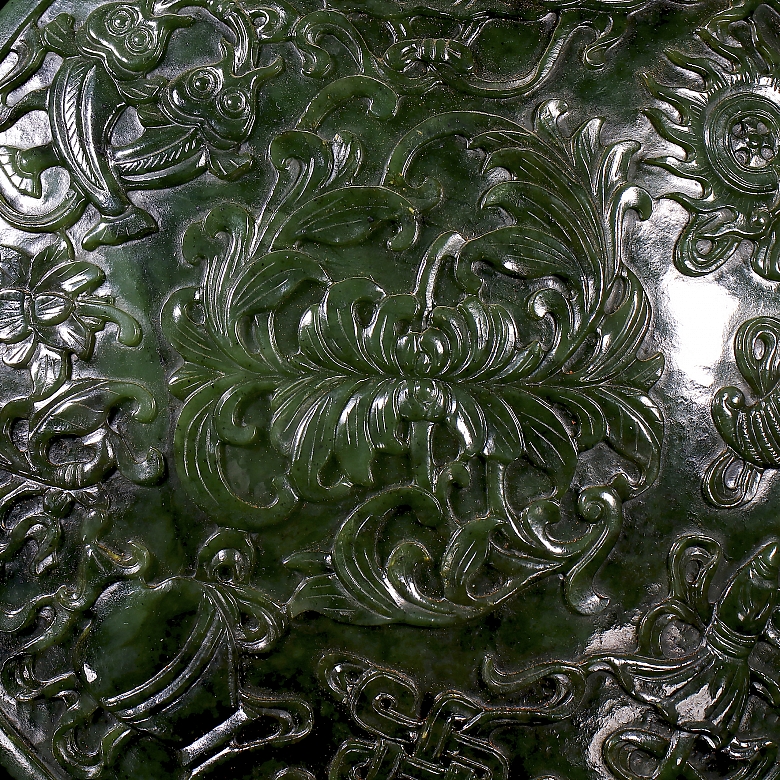 Spinach green jade vase ‘Eight Treasures’, Qing dynasty