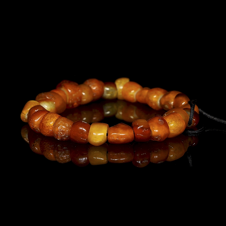 Pulsera de veintisiete cuentas de ágata, dinastía Zhou