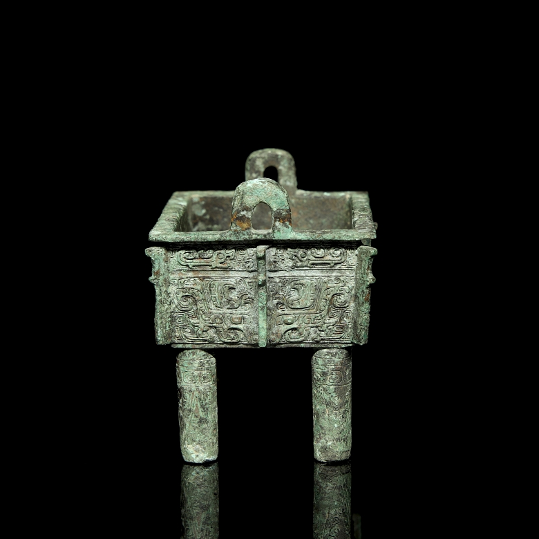 Bronze ritual censer ‘Taotie’, Shang style - 1