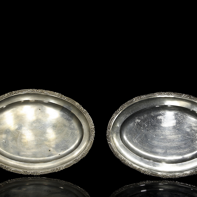 Dos bandejas de plata, s.XX