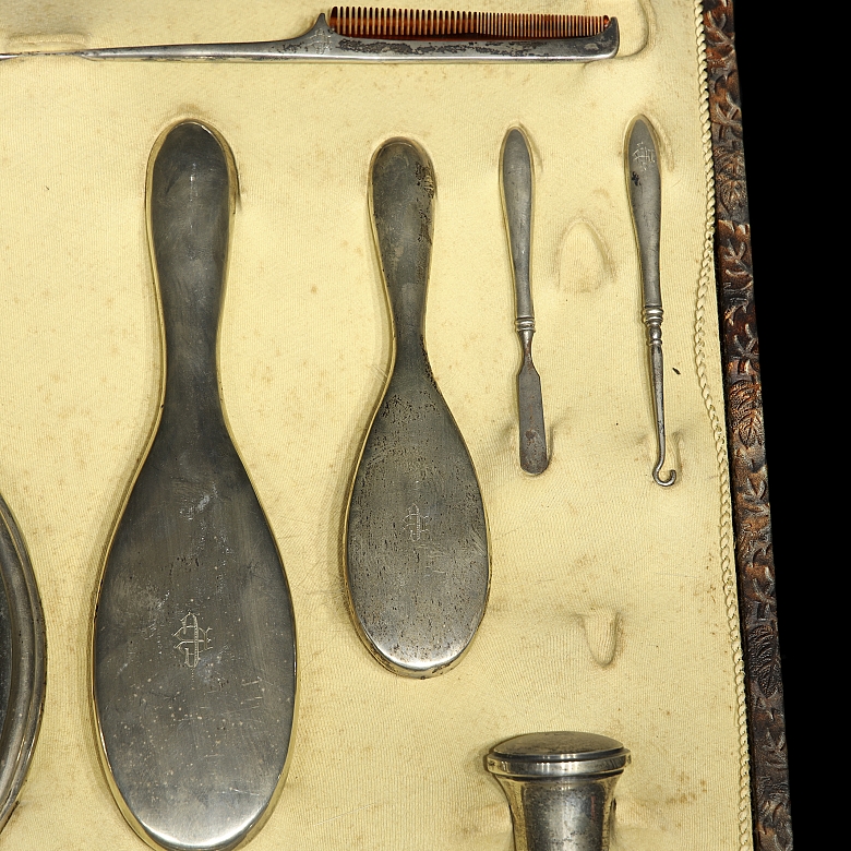 Juego de tocador de plata, ffs. s.XIX