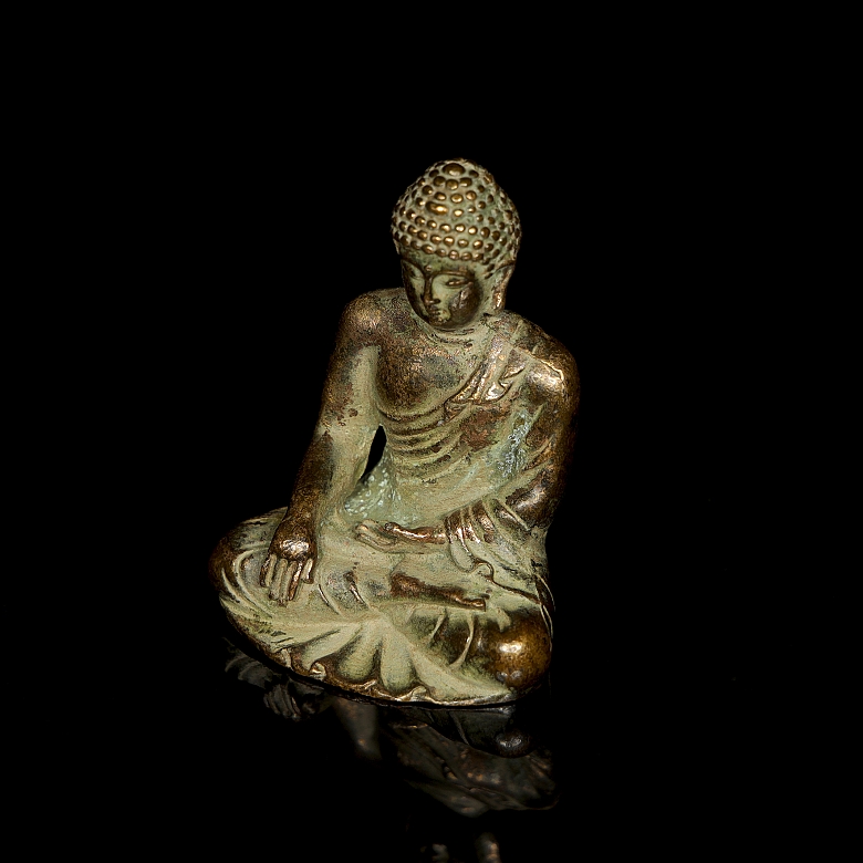 Gilded bronze figure ‘Shakyamuni’, Qing dynasty - 5