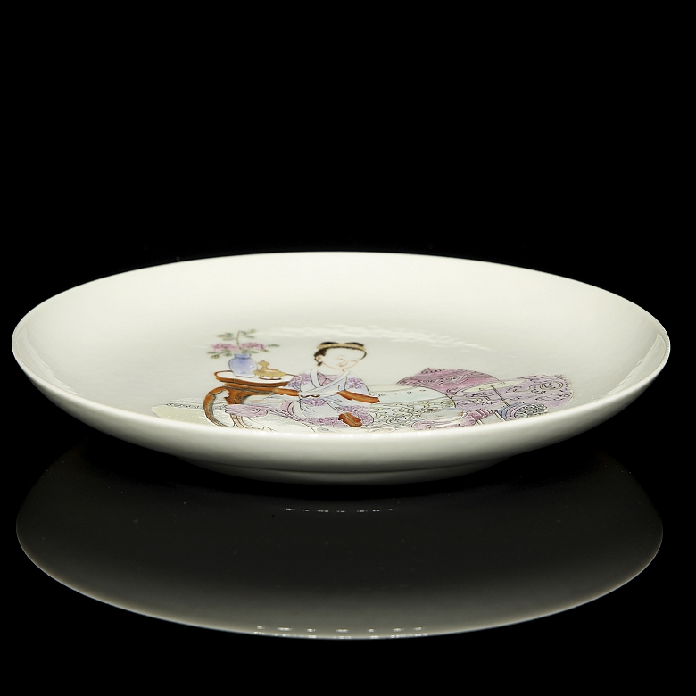 Pink family porcelain plate ‘Family scene’, with Yongzheng seal