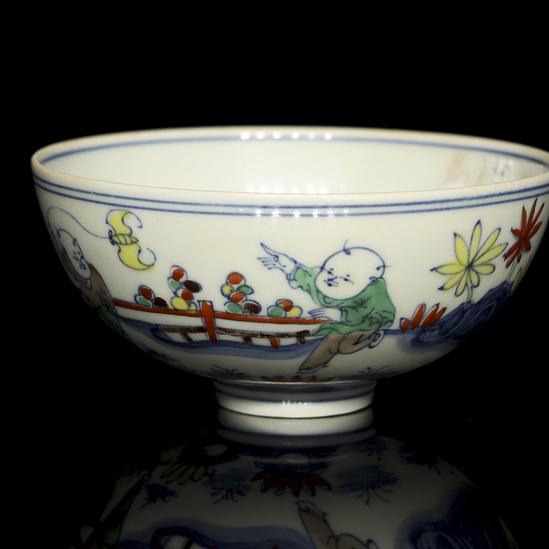 Polychrome porcelain bowl, ‘Children's Games’, with Chenghua mark