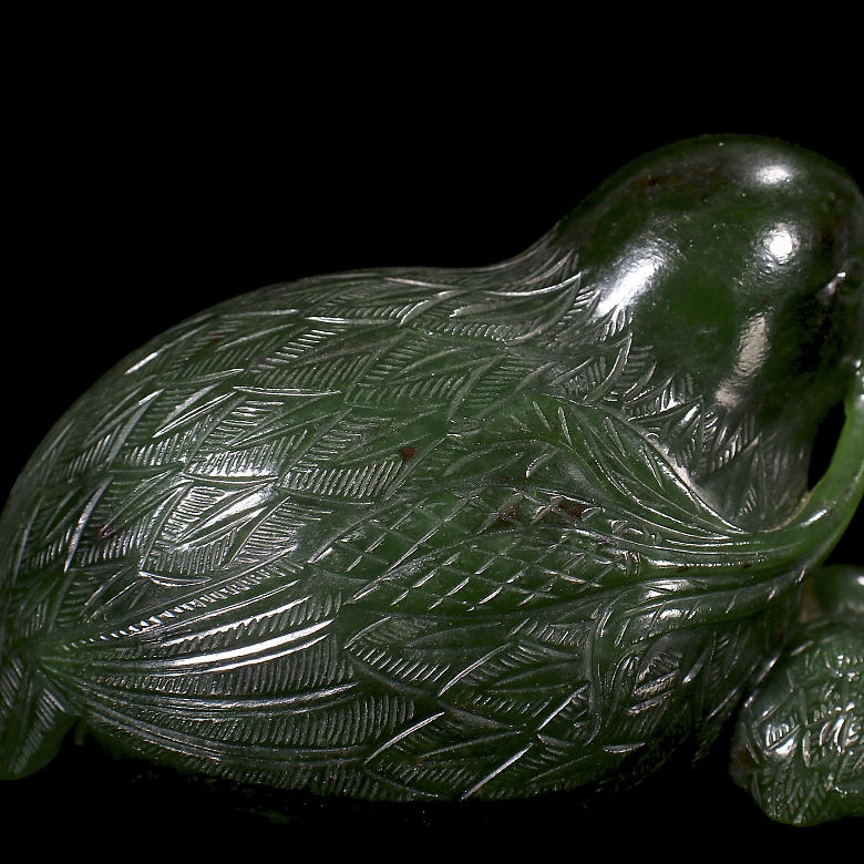 Figura de jade verde espinaca