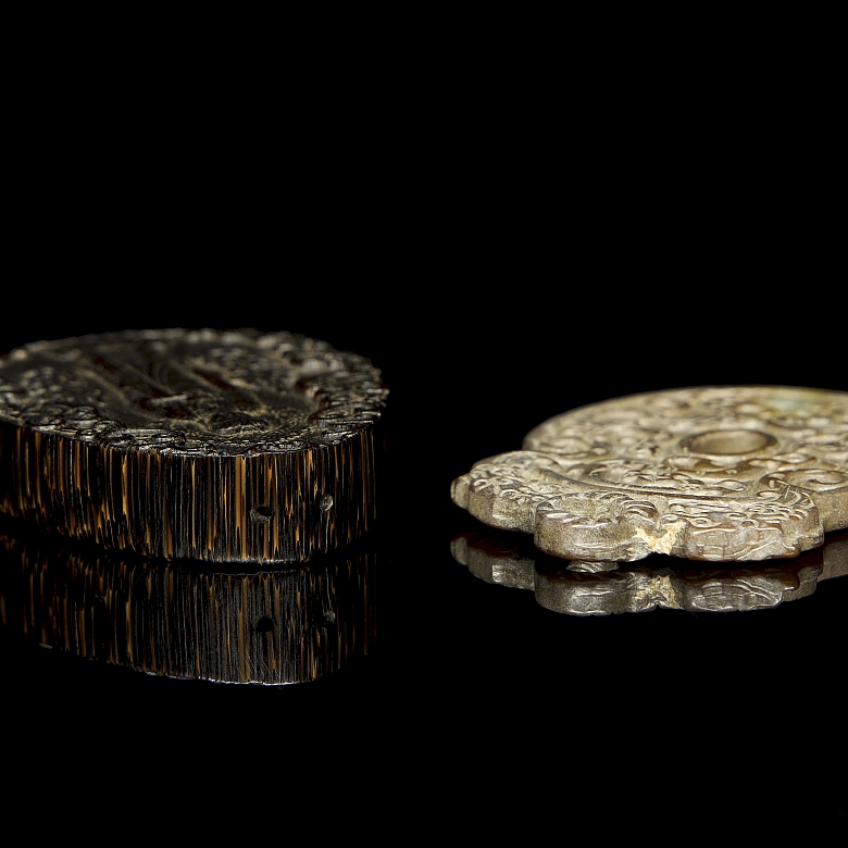 一对雕刻牌匾，题为《神与龙》，20世纪 - 3