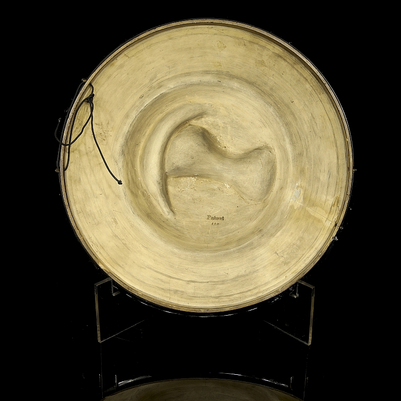 Large majolica portrait dish, 19th century - 4