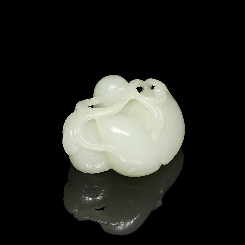 Jade figure ‘Birds with Branch’, Qing dynasty
