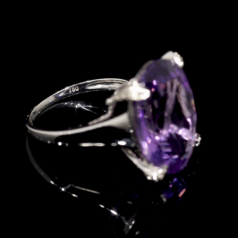 Anillo de oro blanco 18 kt con amatista y diamantes - 7