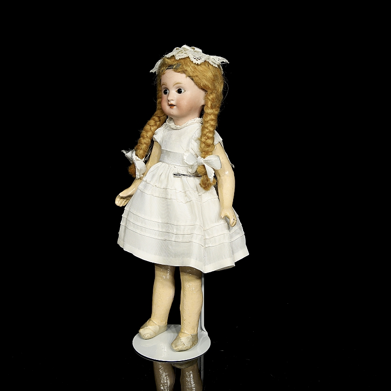 Muñeca de porcelana de formato vitrina 