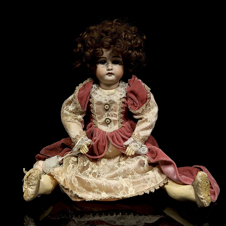 Antigua muñeca de porcelana, Europa, ca. 1890-1910